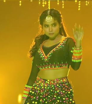Jhalak Dikhhla Jaa 11 Finale Promo! Gorgeous Manisha Rani Sets The Dance Floors On Fire With Her Electrifying Moves. Will The Standing Ovation From Guests And Judges Give Her The Trophy? 