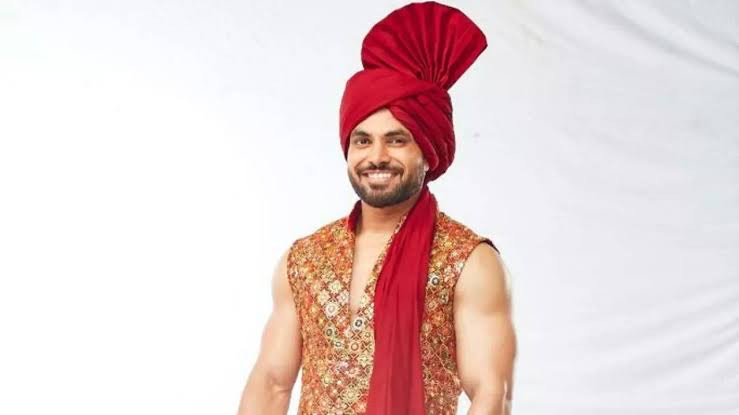Shiv Thakare emerges as one of those few contestants to don the hat of a captain for the third time in history of Bigg Boss!