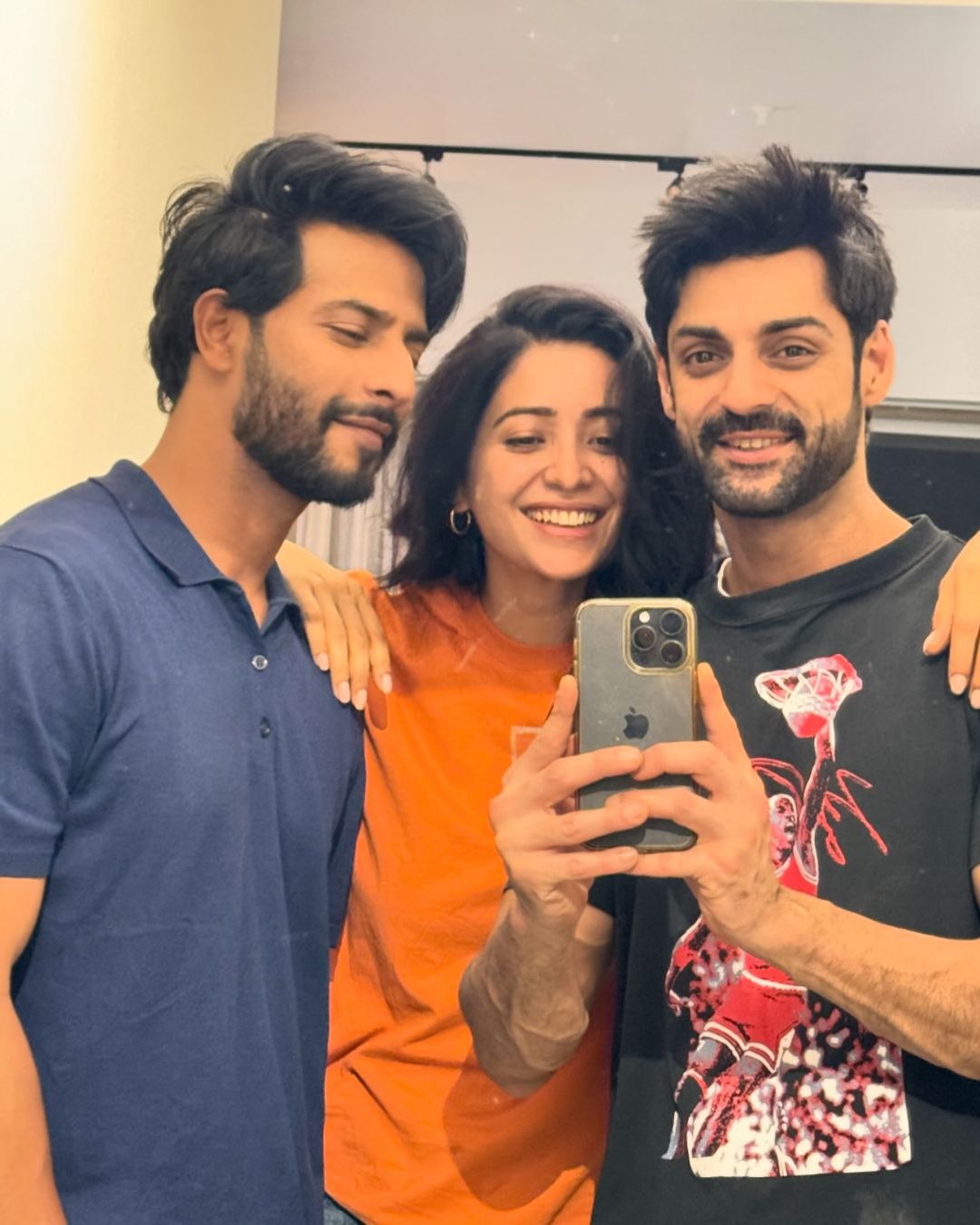 Other Than Karan Wahi, None Can Bliss Us With Heart-Warming BFF Moments! Seek The Reason Here How!