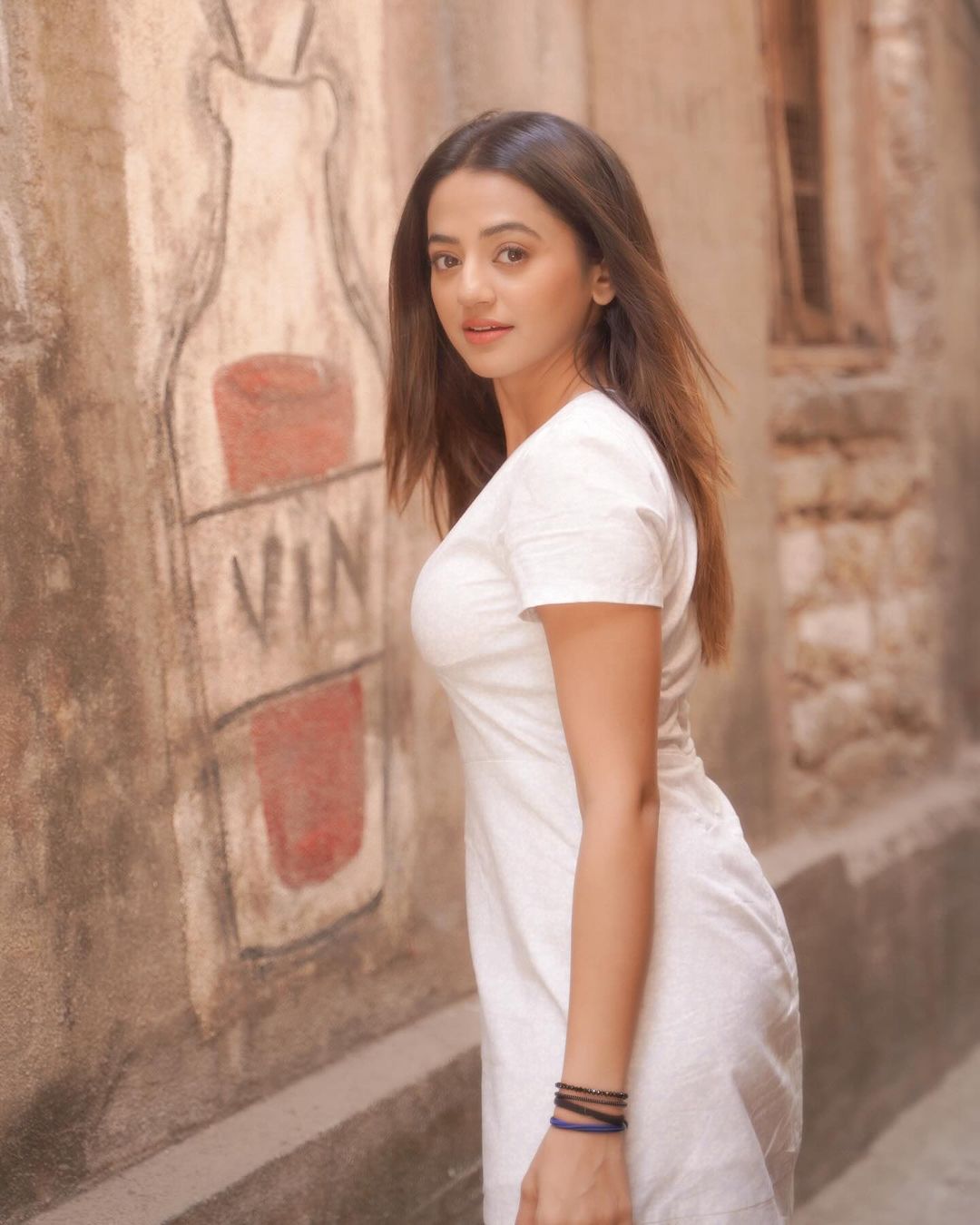 Helly Shah Is On Cloud Nine As She Completes 13 Years In The Entertainment Industry!
