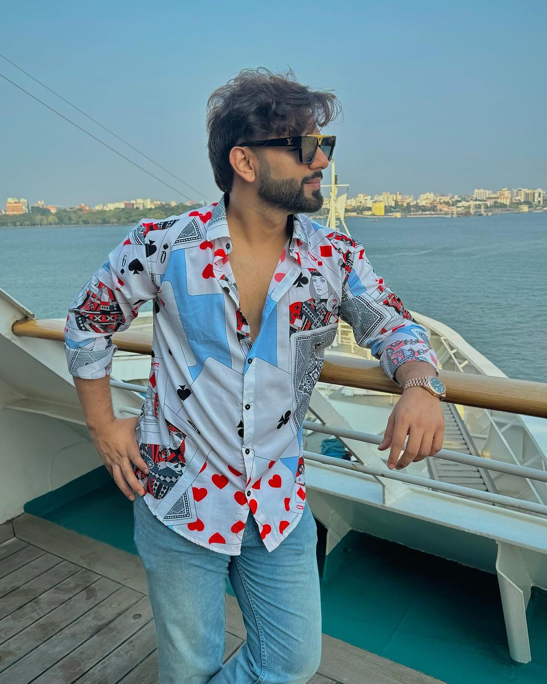 Habibi Welcome To Dubai! Big Boss 14 contestant Rahul Vaidya Wades Through Knee-deep Water in Dubai Floods