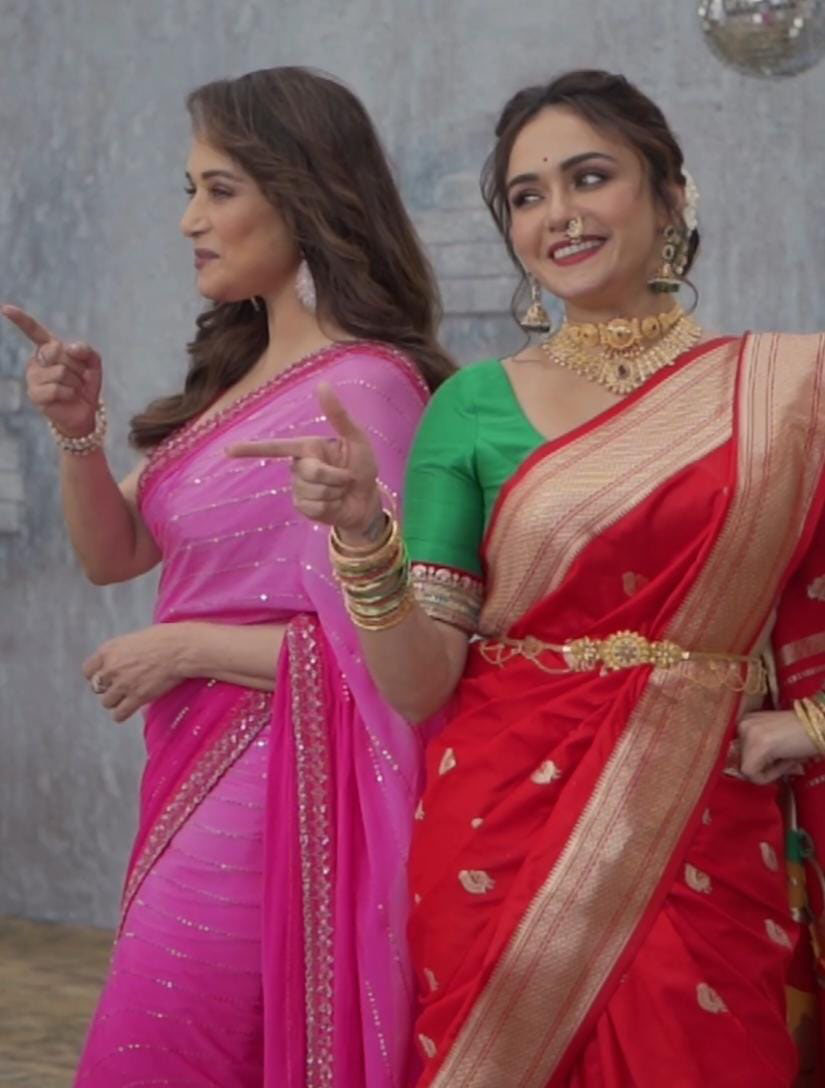 Amruta Khanvilka shakes a leg with Madhuri Dixit.