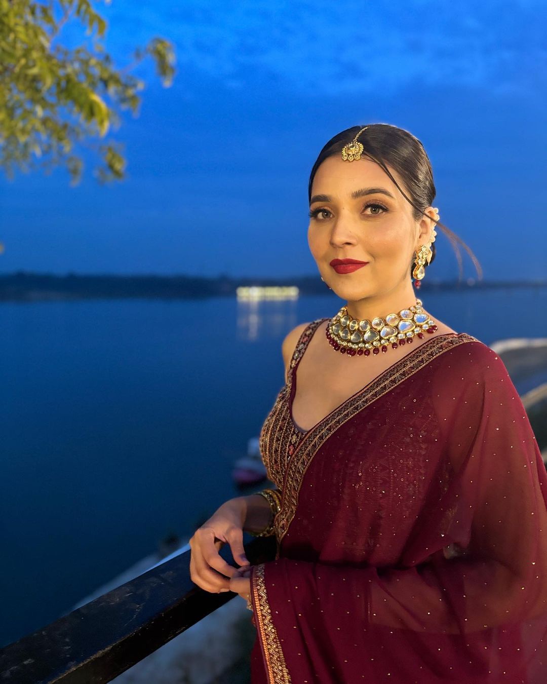 Beautiful Actress Mansi Srivastava Gives A Bow To The Powerful Performance Of TV Stars Jayati Bhatia And Pankaj Bhatia In Sanjay Leela Bhansali’s Heeramandi!