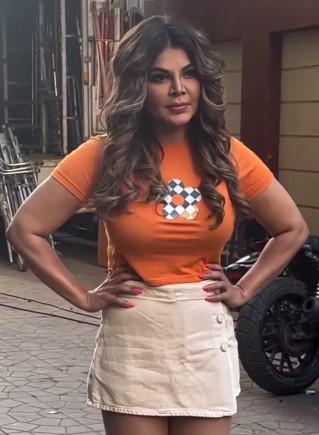 Explore The Details of Bigg Boss Fame Rakhi Sawant’s Health Update. It Is Said That Tumor Surgery To Take Place Soon!