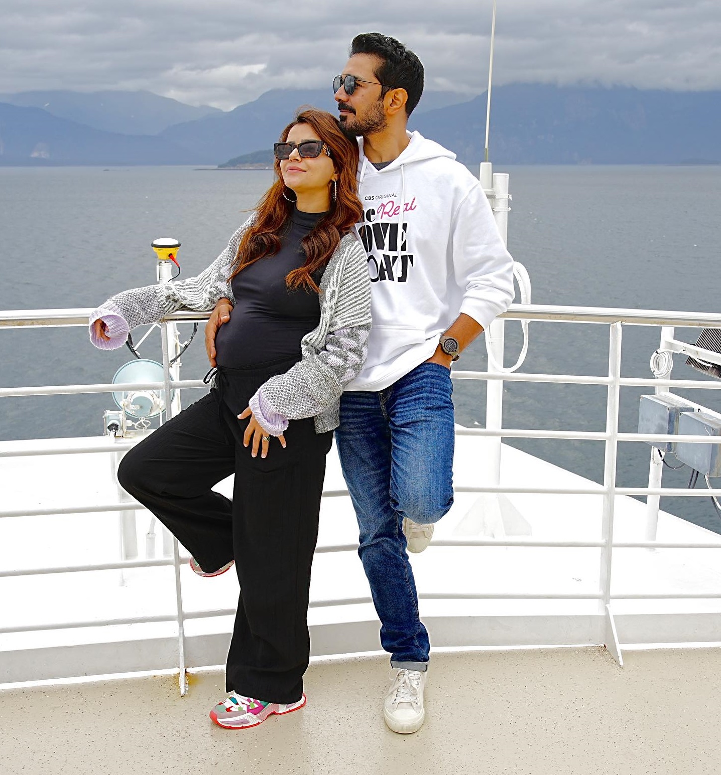 Abhinav Shukla Answers To Some Most Asked Questions From Social Media That Why He Doesn’t Share Pictures With Rubina. 