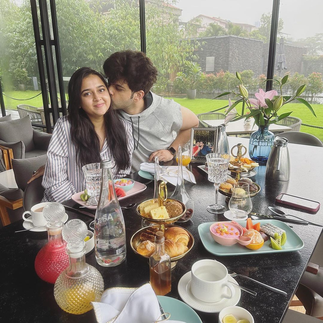 Karan Kundrra Celebrates His Birthday With His Girlfriend Tejasswi Prakash In Goa; They Shared Videos And Pictures On The Social Media!