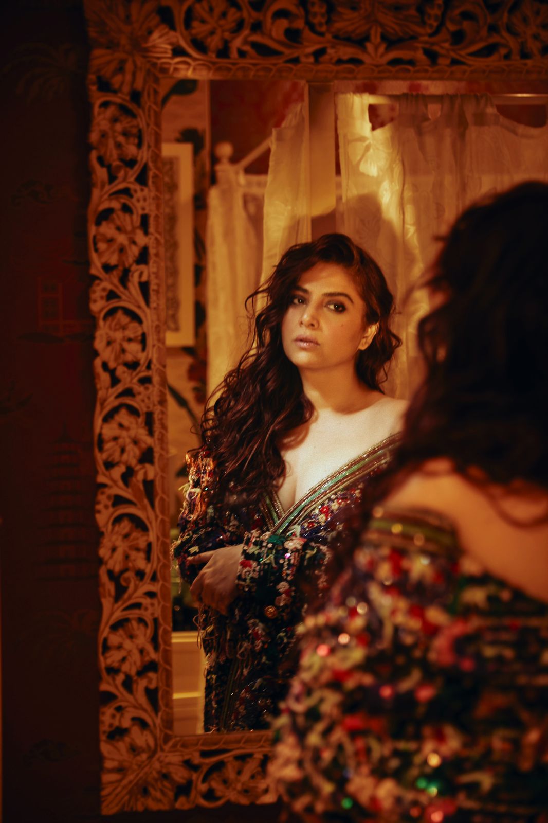 Tirchi Topi Wale song fame Sonam Khan does a bold photoshoot looking fiery in an outfit by Sabyasachi