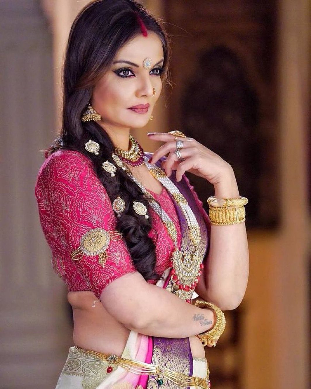 Actress Deepshikha Nagpal Said She Is Open To Love And She Feels That She Won’t Be Single For Long. She Is Still Hopeful Of Falling In Love Again Which She Shared With Media. 