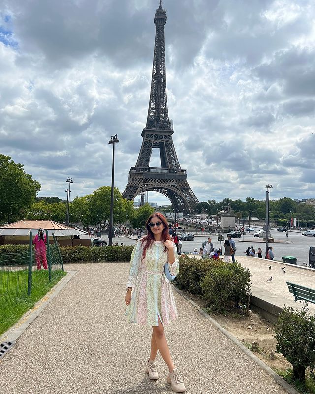 Baalveer atress Anushka Sen celebrates birthday in Paris