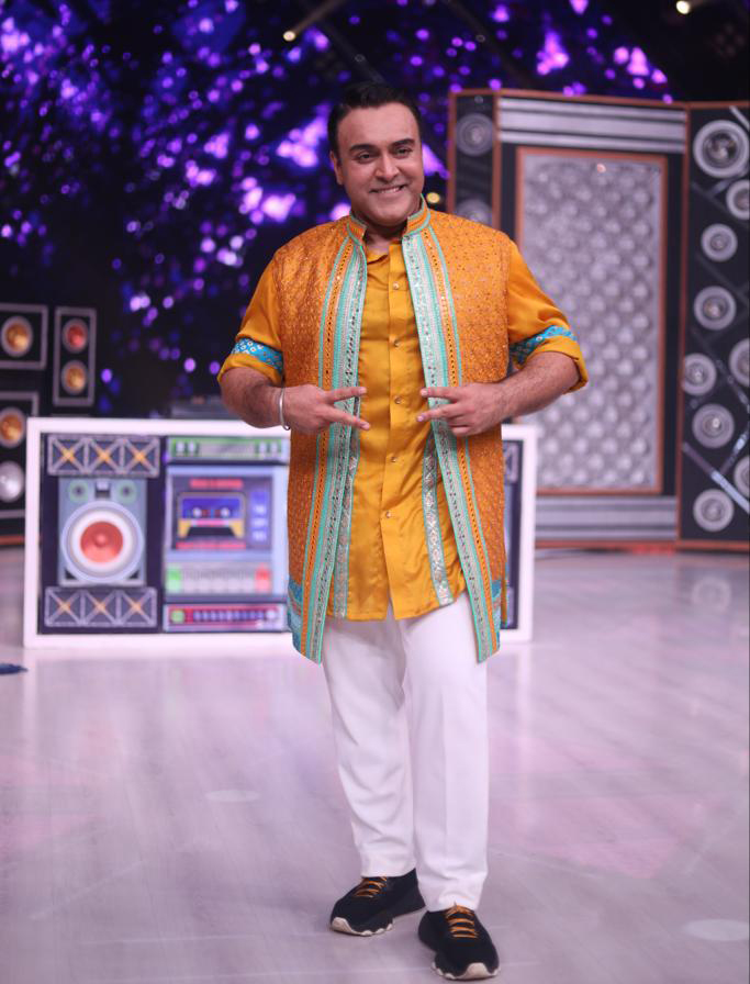 Zorawar Kalra looks like an absolute stunner in a zesty traditional outfit from Jhalak Dikhla Jaa’s grand premiere; Have a look at it here