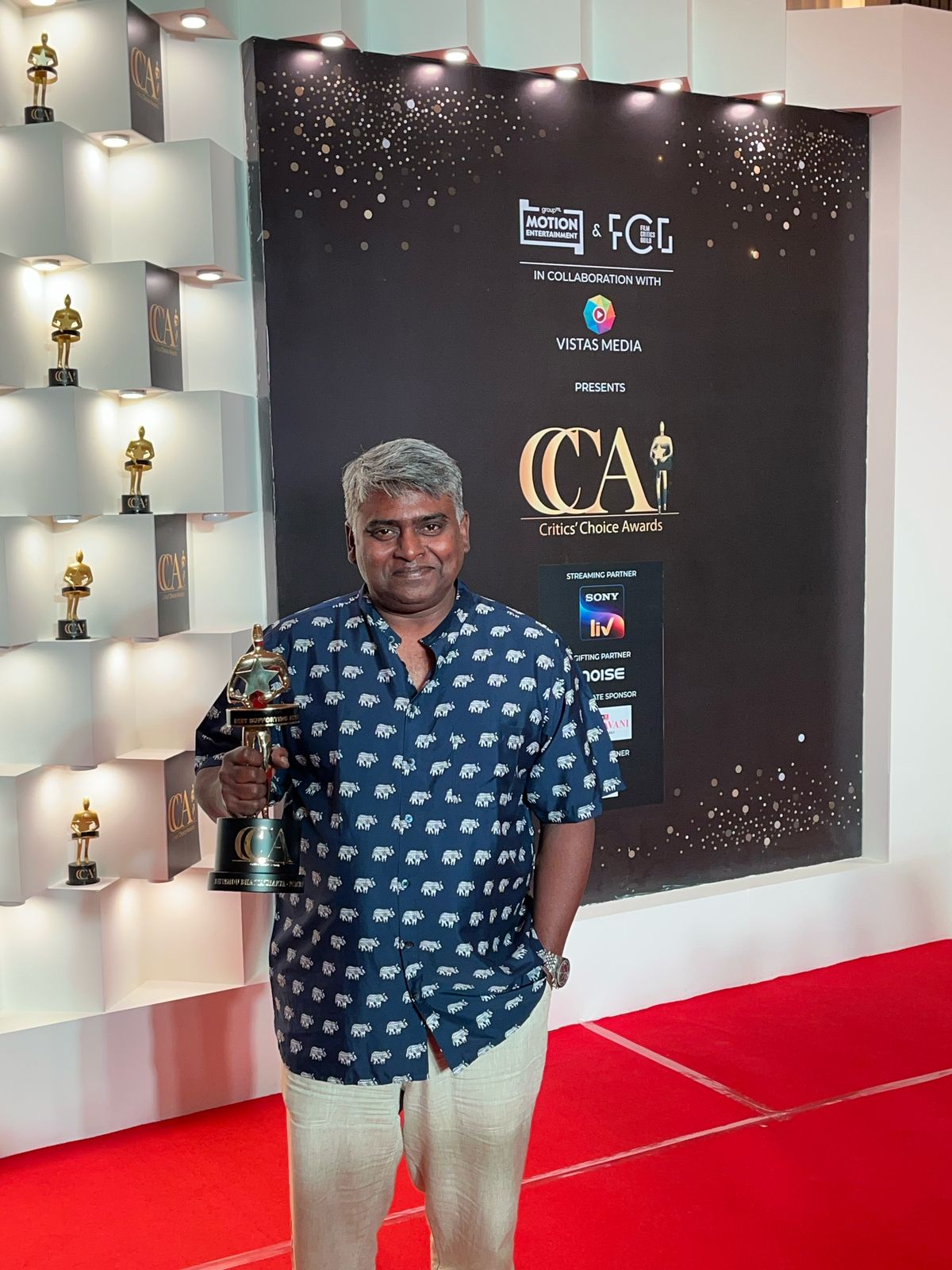 Fwd: Dibyendu Bhattacharya wins Best Supporting Actor for ‘Poacher’ at Critics’ Choice Awards 2025, gets emotional as he dedicates award to late mother