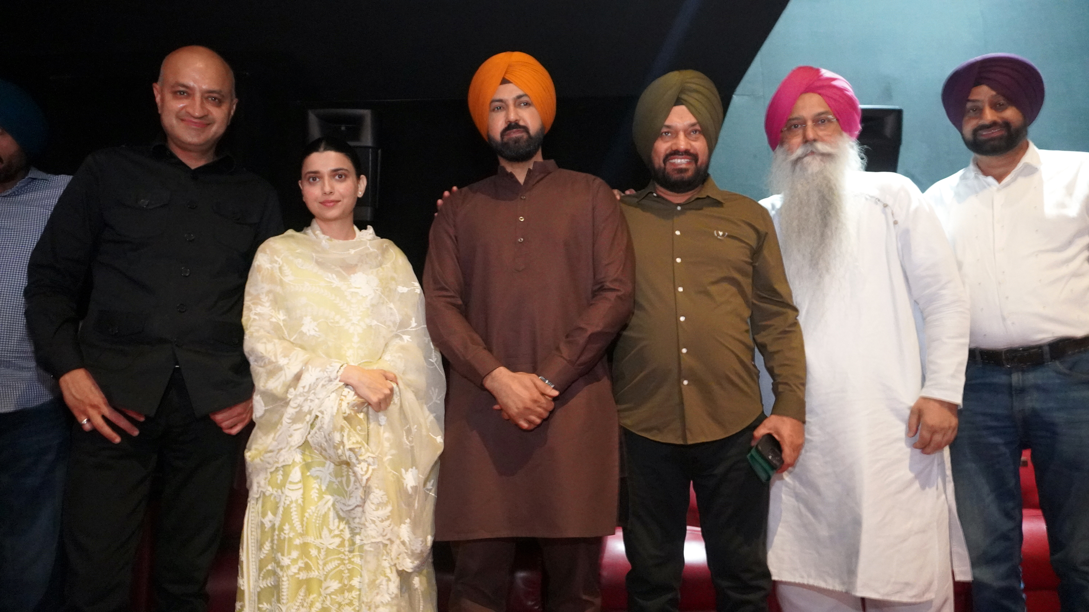 Gippy Grewal's film 'Akaal' premiere show creates a lot of excitement