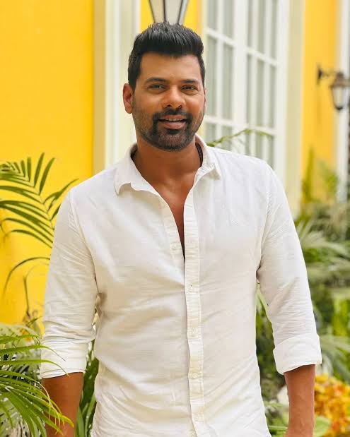 Shabir Ahluwalia Recently Opened Up About His Proud Feeling For Having Two Sons. Read What He Added!