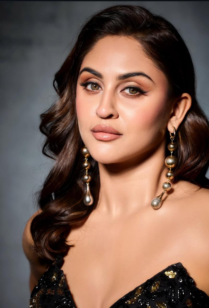 Krystle D’Souza’s ?21,000 Swarovski Camera Bag Steals the Spotlight on the Red Carpet