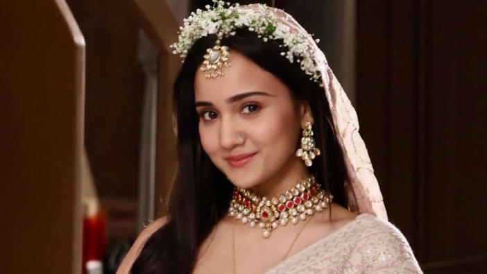 Actress Ashi Singh Opens Up About Her Bond Shabir Ahluwalia And Supriya Shukla. Read What This Beautiful Added About The Same!