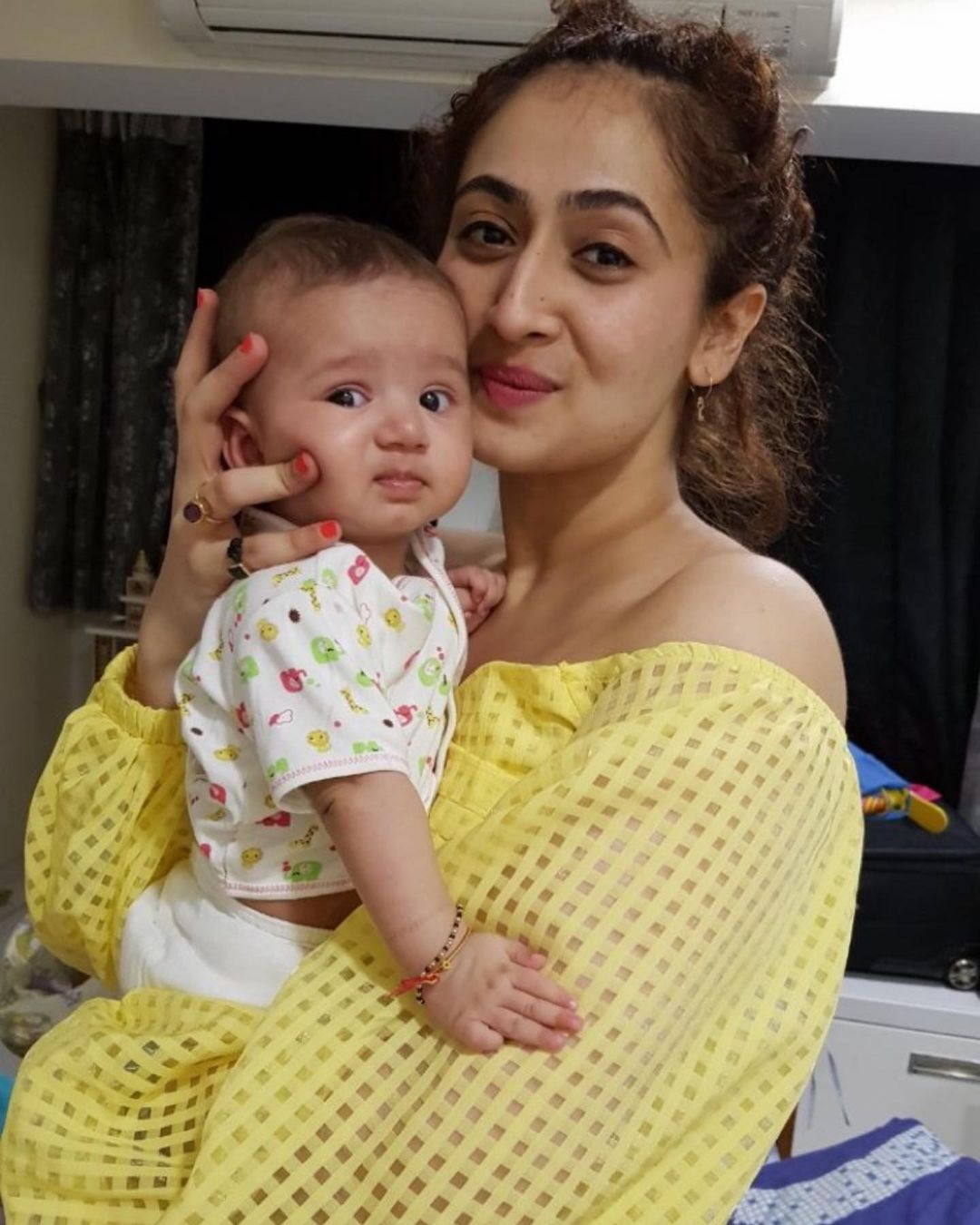 Shaheer Sheikh’s Wife, Ruchikaa Kapoor Shares Her Little Daughter's Picture On Media And Says, “We Got The Best View”!
