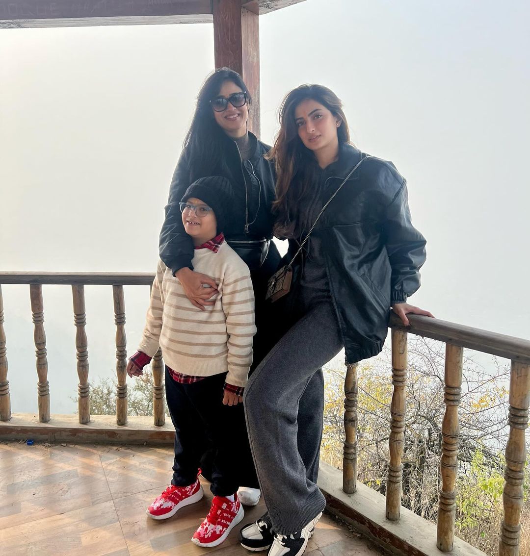 Actress Swetha Tiwari Enjoyed Her Vacation With Her Loveable Family Who Shared Pictures On Instagram. She Posed Pictures With Her Son Reyansh And Daughter Palak