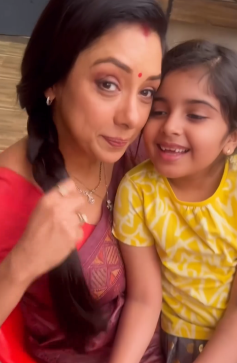 Exclusive - Anupamaa Cast Rupali’s Hair Braided By Child Actor Asmi Deo; Says, “My Little Bebli Is One Talented Little Girl”!