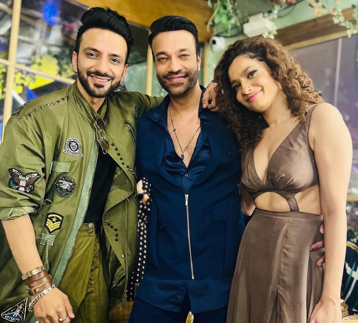 Ali Merchant shares a heartfelt message of support for friends Vicky Jain and Ankita Lokhande; wishes Ankita on her birthday too