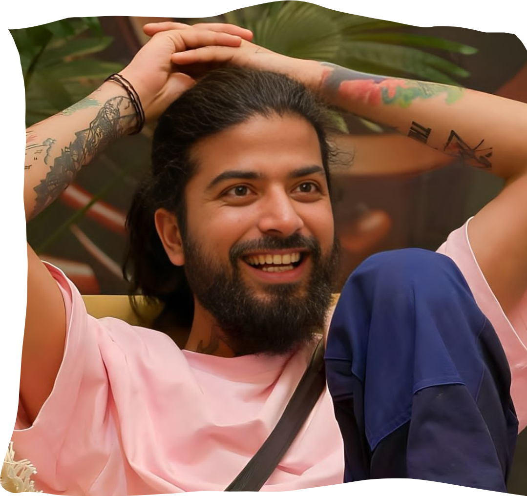 Fans Hail Anurag Dobhal for his humane nature after Ayesha Collapses on WKV, Also exposes Munawar and his facade