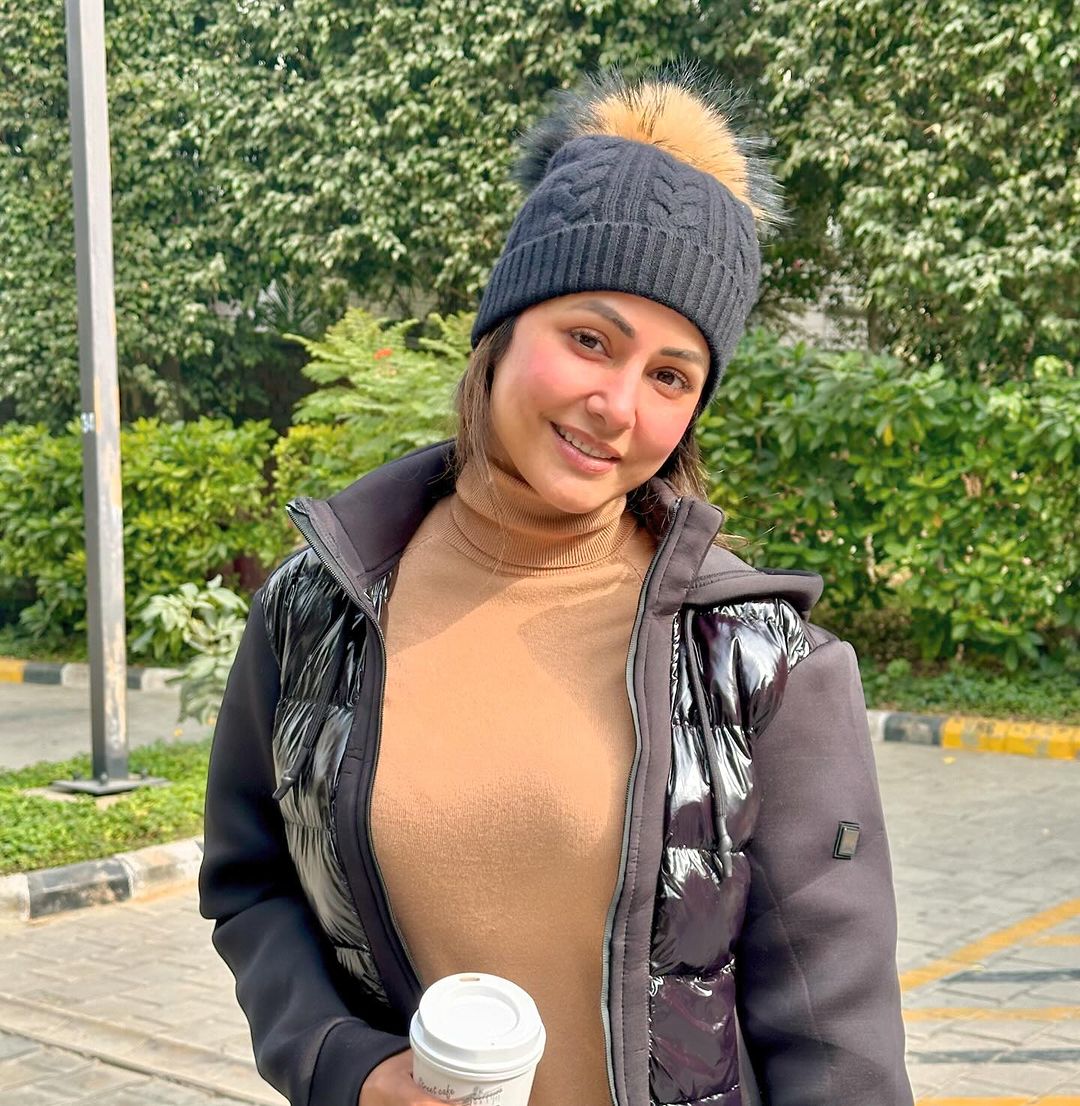 Stunning Actress Hina Khan Drops Her Pictures Of 2024 Who Shows Her Healing After Discharge From Hospital 