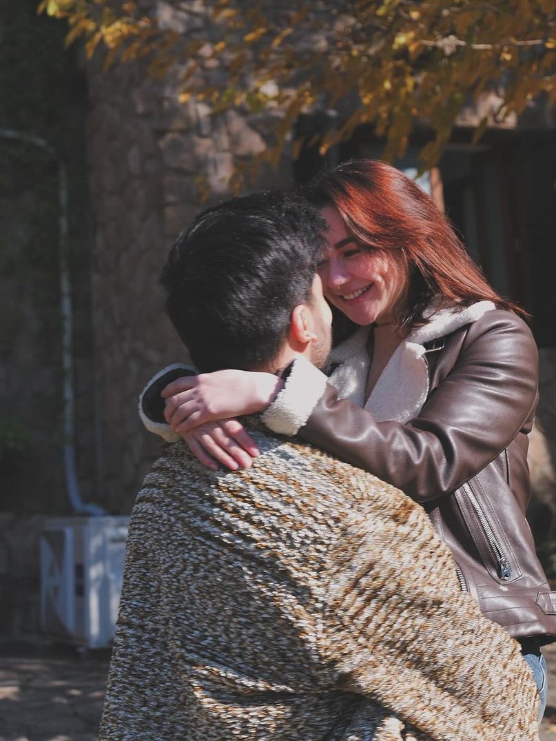 Exclusive! Hania Aamir, The Actress Of Mere Humsafar, Sets Internet With Love Blazes Of Her Holiday Pictures With Mystery Man 