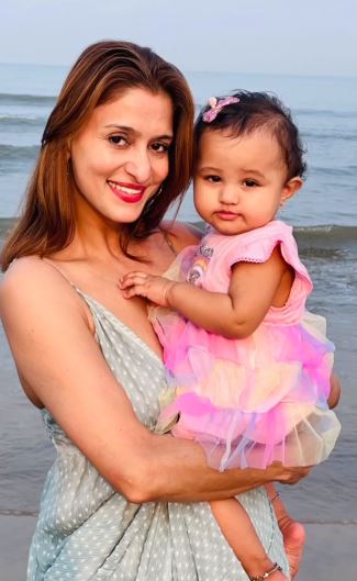 Shrimad Ramayan’s Actress Shilpa Saklani’s Hubby Apurva Agnihotri Captured Precious Moments Of Her And Daughter 