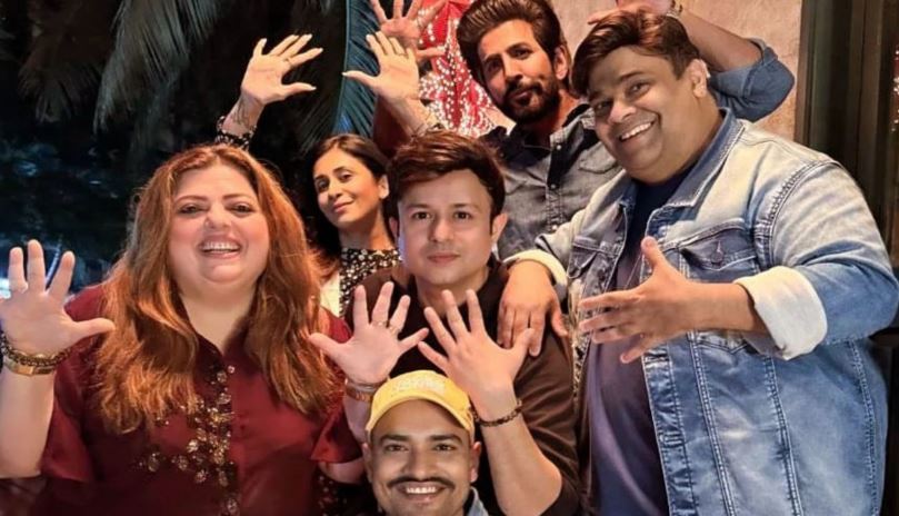 Reunion Alert! Har Mushkil Ka Hal Akbar Birbal Cast Celebrates 10 Years Of The Show! Kishwer Merchant, Delnaaz Irani, Vishal Kotian, And Kiku Sharda Are Spotted! 